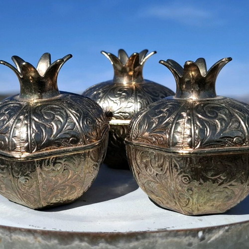 Vintage Acar decorative pomegranate-shaped boxes used, set of 3