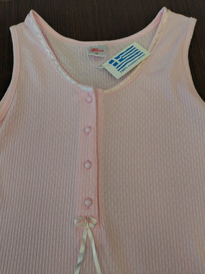 Giota women's pink nightgown with buttons, size M