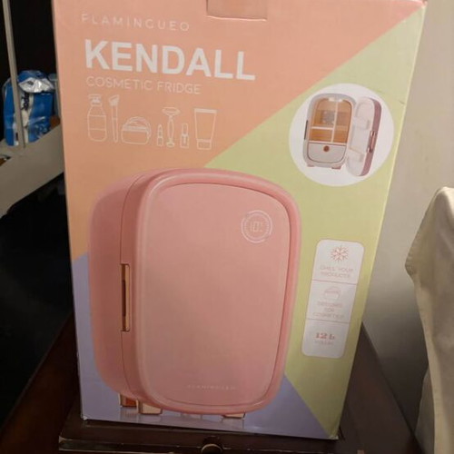 Mini Kendall Retro Flamingueo Cosmetic Fridge like new