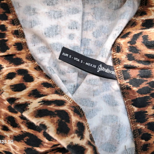 Stradivarius short flared skirt animal print like new, cotton fabric