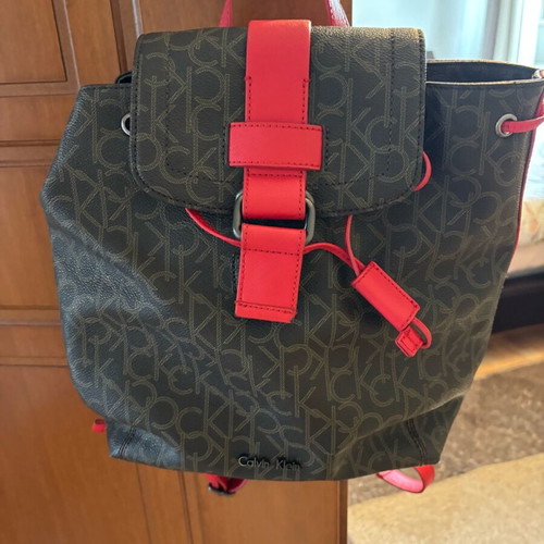 Calvin Klein women's backpack like new with inner pocket brown and red
