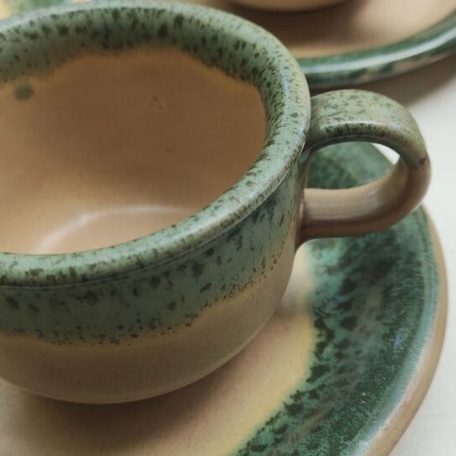 Clay tea and coffee set like new, 4 tea cups, 4 coffee cups, sugar and coffee containers, jug