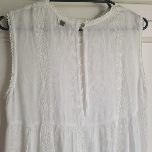 Attrattivo embroidered tunic shirt medium white like new