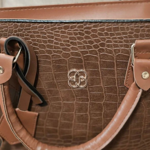 Croci shoulder bag new, quality croc leather type, brown