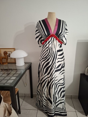 Vintage maxi φόρεμα Gizia με ασπρόμαυρο ζεβρέ μοτίβο