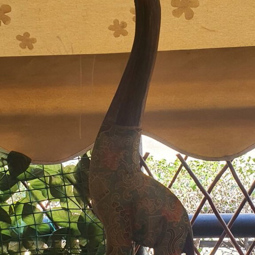 Wooden giraffe sculpture like new, height 1.02 m