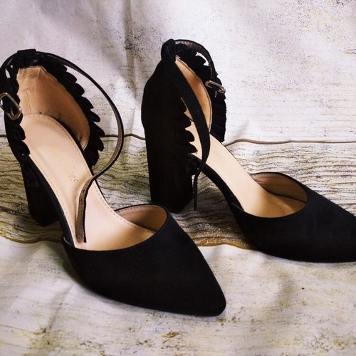 Γόβες Sweet Shoes σουέντ με τετράγωνο τακούνι και δέσιμο στον αστράγαλο, μαύρο, σαν καινούργιο