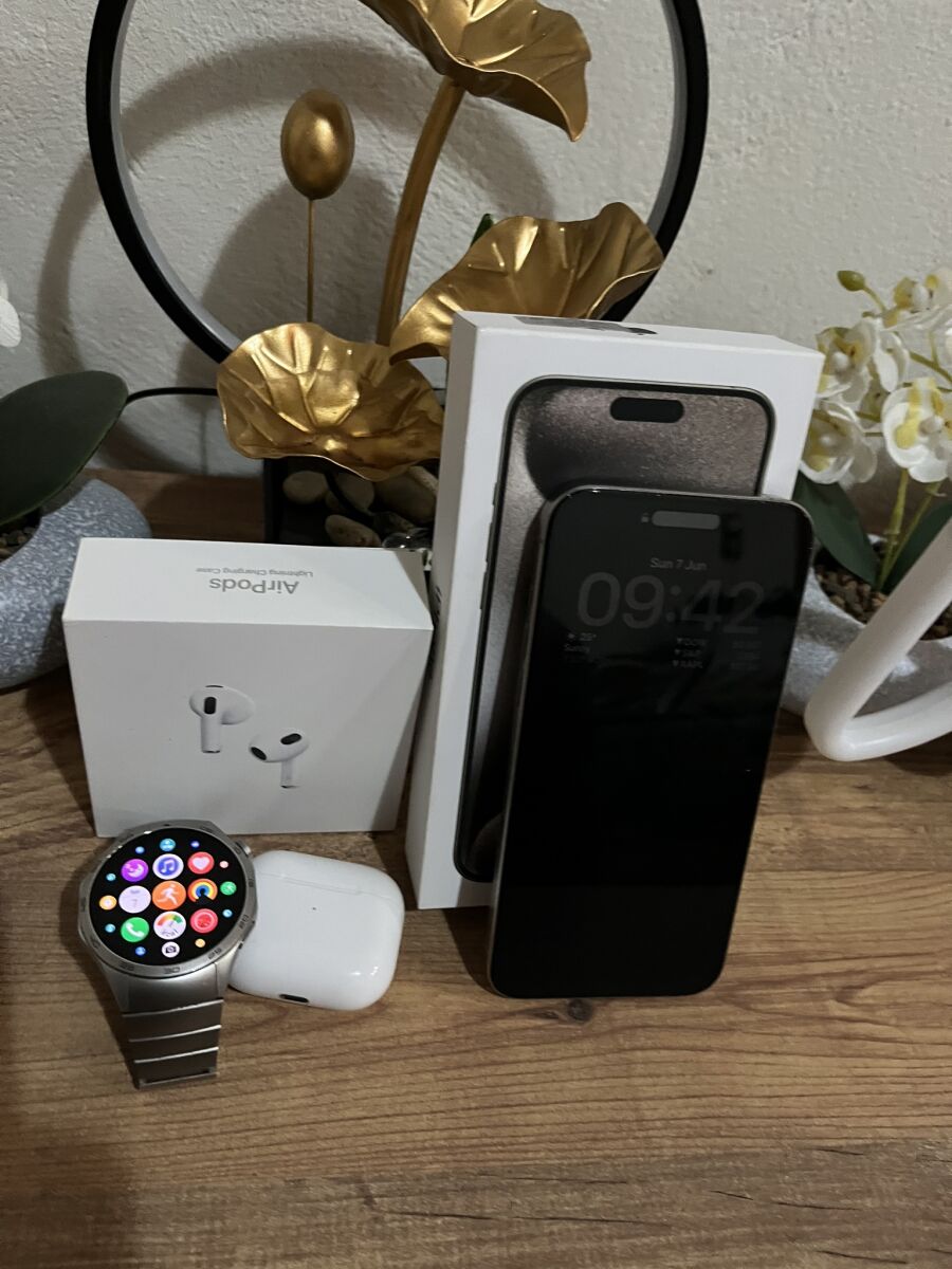 iPhone 15 Pro Max 256GB like new with… - € 800,00 - Vendora.cy
