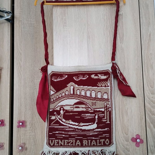 Vintage wool shoulder bag from Venice like new, multicolored souvenir
