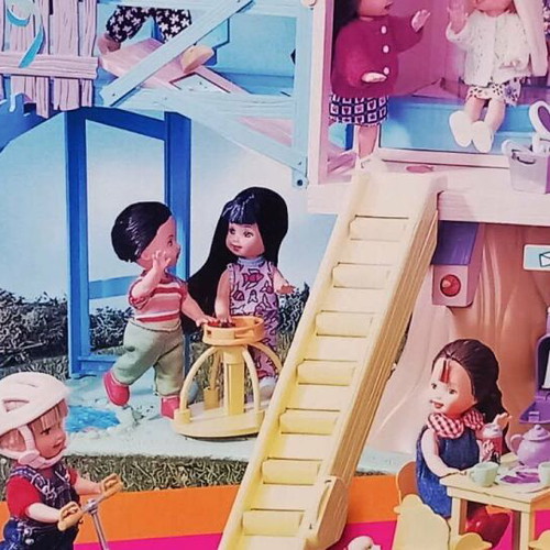 Shelly Kelly Club Lots of Secrets Clubhouse sealed, new Mattel