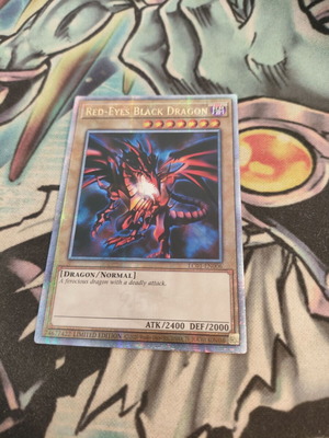 Red-Eyes Black Dragon Yu-Gi-Oh card, Quarter Century Secret Rare, LC01 edition