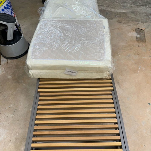 Set of aluminum and wood sun loungers with table new