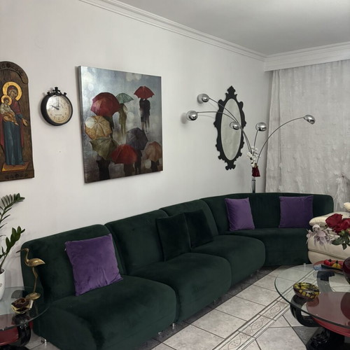 Corner sofa like new with new fabric