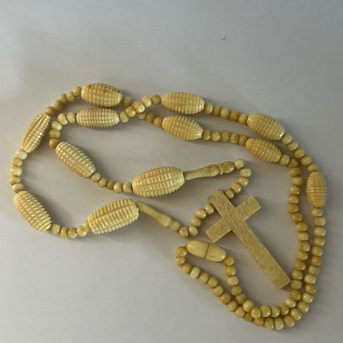 Rosary necklace like new, large and impressive