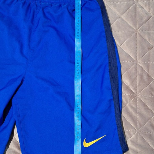 FC Barcelona 2015/2016 Away football shorts boys size XL like new