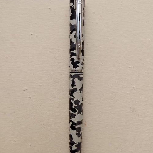 Waterman Allure Camo fountain pen used, metal body, fine nib