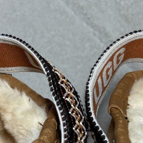 UGG Tasman Platform Clogs new, size 40, chestnut
