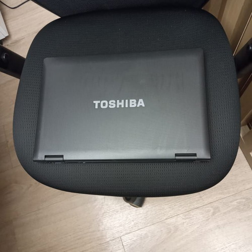 Toshiba dynabook laptop, like new, fully functional