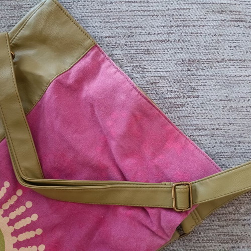 Desigual shoulder bag like new, pink and green