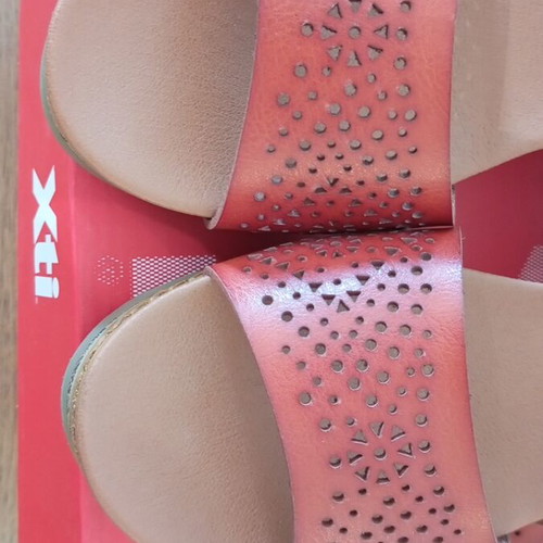 Xti platform sandals No 39 camel like new, 6 cm heel