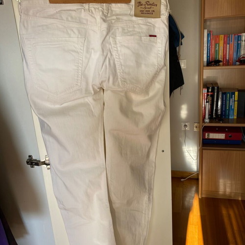 Staff Jeans & Co. Simon white jeans size 33 like new