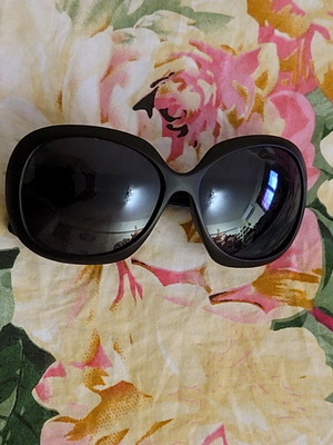 Black sunglasses