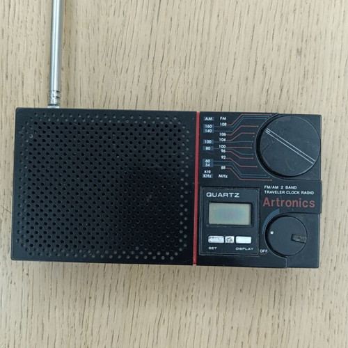 Artronics CS-601 portable radio used vintage with AM/FM and quartz clock
