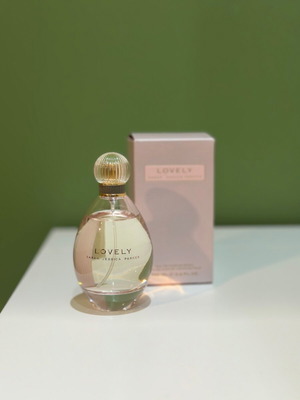 Sarah Jessica Parker Lovely Eau de Parfum 100ml like new