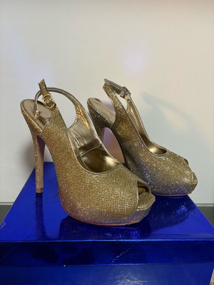 Elili Fashion gold peep toe shoes size 37 like new with box