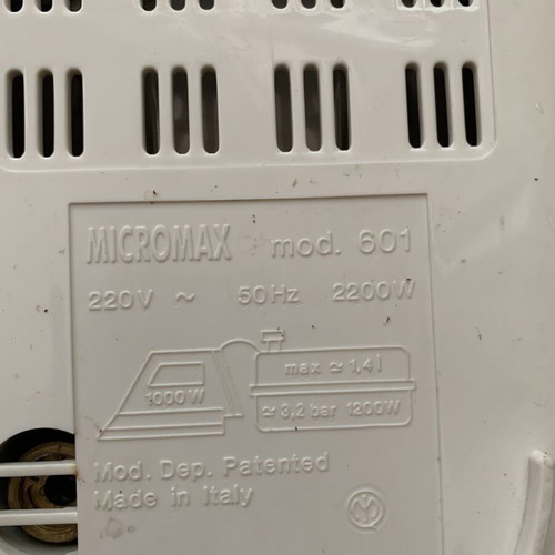 Stirella Professional Steam Iron like new, with water base and measuring cup