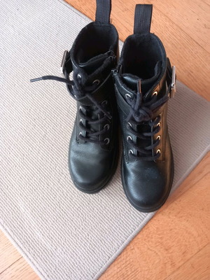 H&M black boots for girls size 30 like new