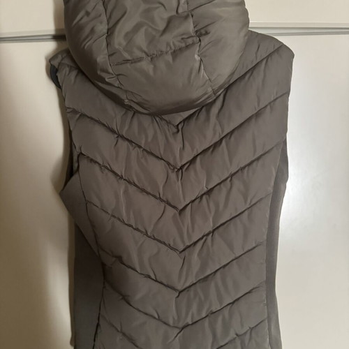 Zara sleeveless jacket like new, khaki-gray color, size M