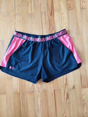 Under Armour αθλητικό σορτσάκι XL σε άριστη κατάσταση, μαύρο-κοραλί