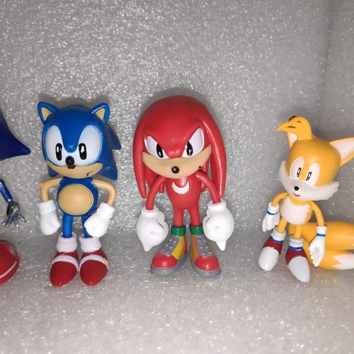 Sonic the Hedgehog figure set of 6, like new, SEGA