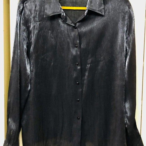 Laura Scott shirt like new, size L, black
