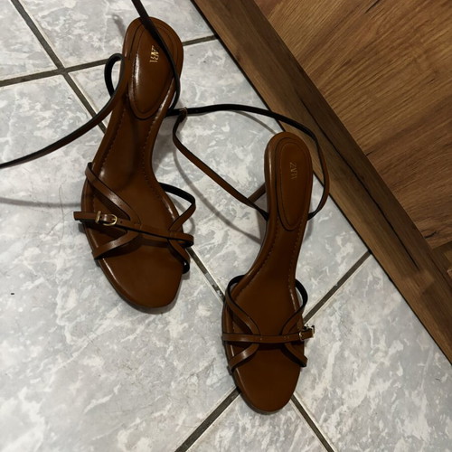 Zara sandals like new, size 40, brown