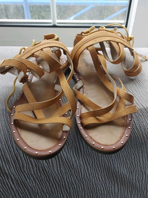 Migato Gladiator Sandals Size 37 Like New Beige