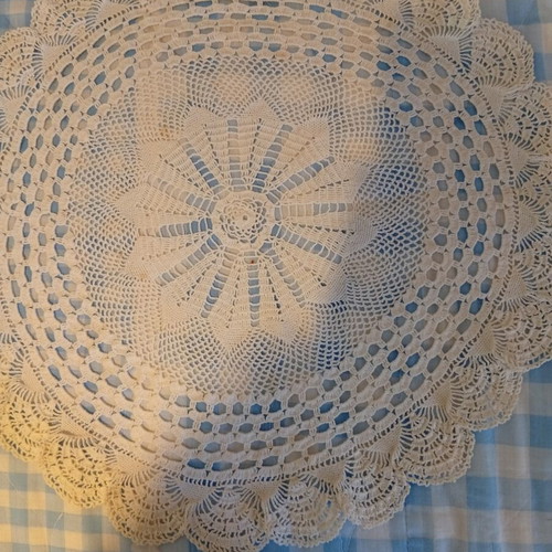 Handmade Rotonda with Crochet 0.45×0.45 cm like new