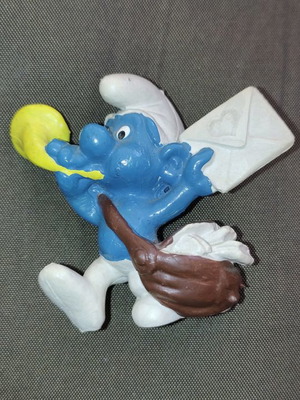 Φιγούρα Postman Smurf Heart vintage 1978, μεταχειρισμένη PVC