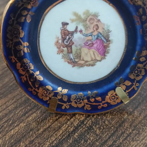 Vintage Limoges porcelain decorative plates set of 2 like new