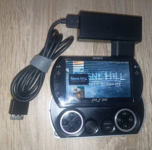 Sony psp go χακαρισμενο με 7 παιχνίδια στη μνημη