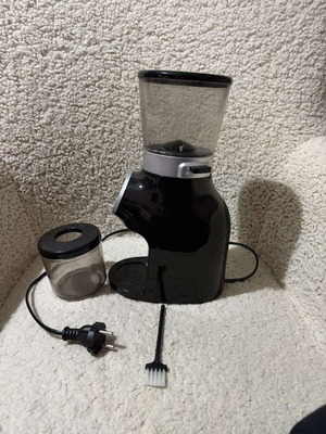 Adler AD4448 electric coffee grinder