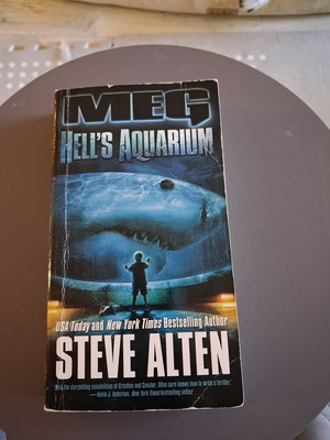 Meg: A Novel of Deep Terror by Steve Alten used English book