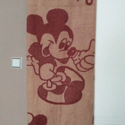 Children's towel used in brown color