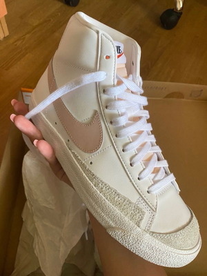 Nike Blazer 38.5 like new, pink and white