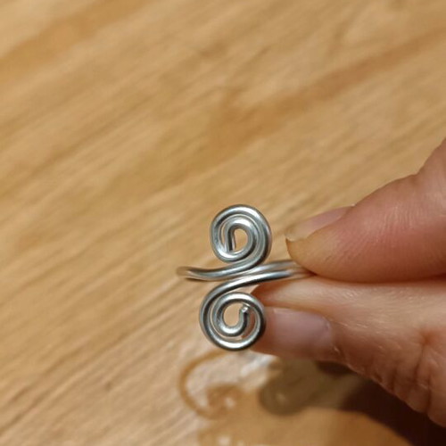 Handmade aluminum wire ring new, silver color