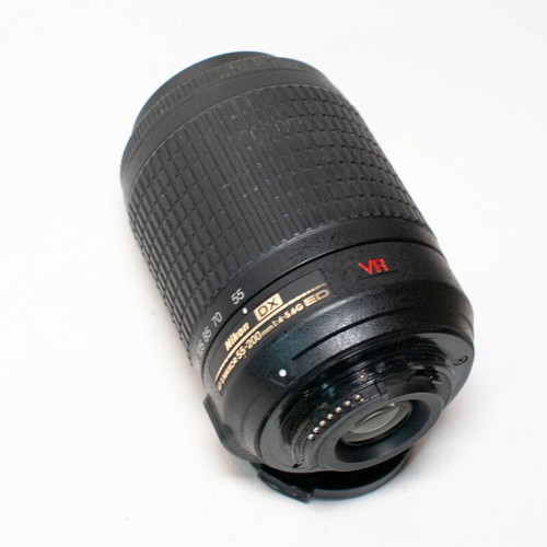 Nikon DX AF-S NIKKOR 55-200mm f/4-5.6G ED VR zoom lens
