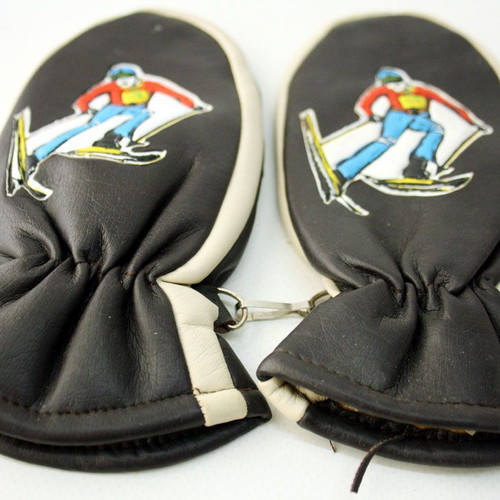 Vintage winter leather ski gloves 1980s new from Hong Kong