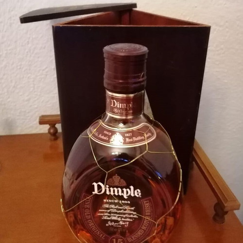 DIMPLE WHISKY 15 Years OLD SEALED in Wooden Box (21 Years in My Possession, 36 Years Old Today)
