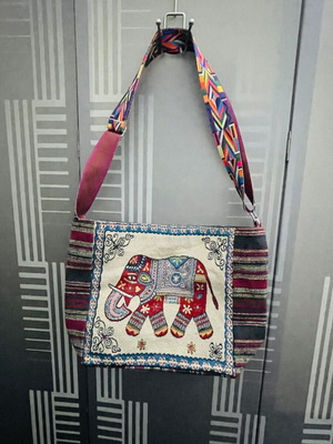 Shoulder bag with elephant embroidery new, multicolored